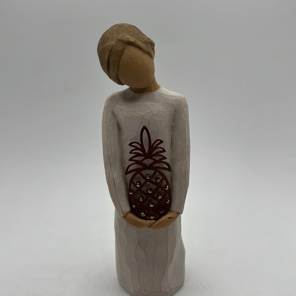 Willow Tree Gracious 2014 - Picture 1 of 6